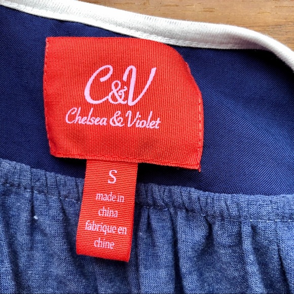 Sleeveless embroidered vneck flowy tank top - Picture 4 of 6